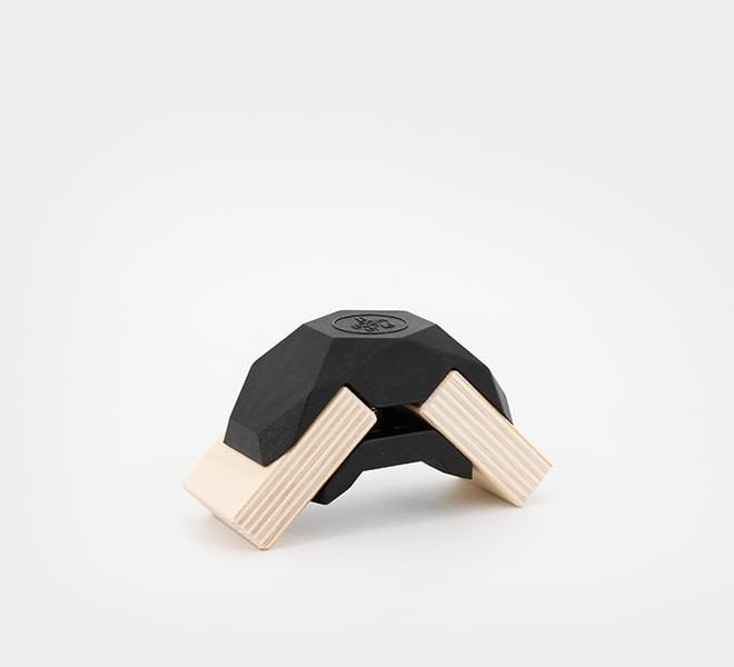 Playwood 90 jungtis (16-19 mm plokštėms), juoda